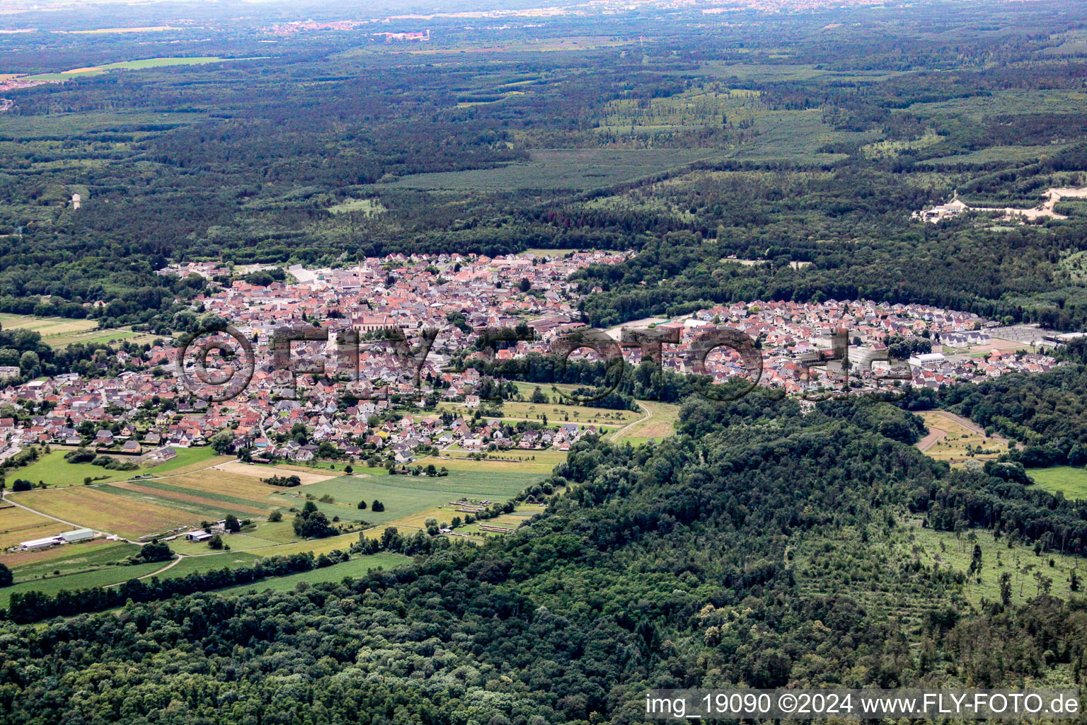 Vue aérienne de Soufflenheim dans le département Bas Rhin, France