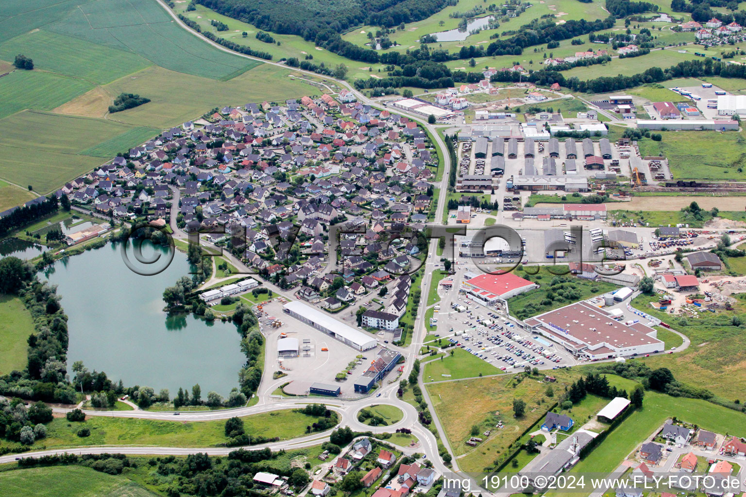 Soufflenheim dans le département Bas Rhin, France depuis l'avion