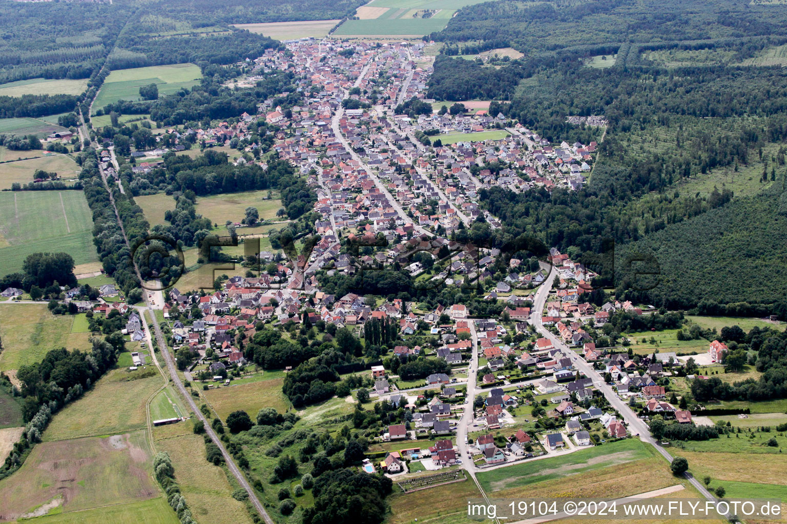 Vue aérienne de Schirrhoffen dans le département Bas Rhin, France