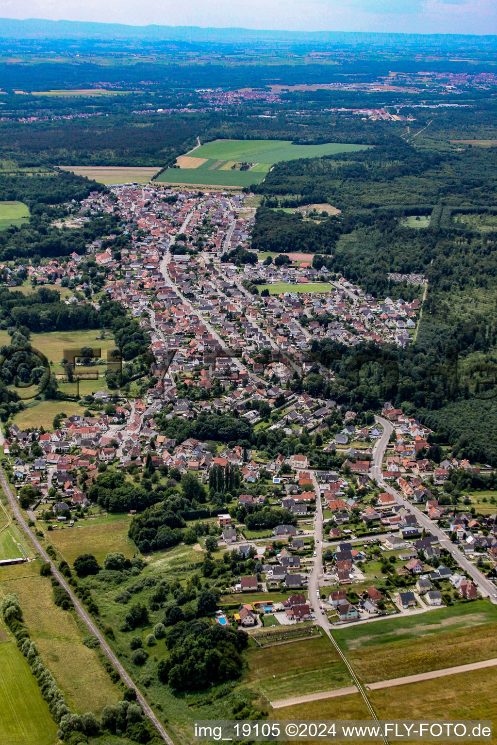 Vue aérienne de Schirrhoffen dans le département Bas Rhin, France