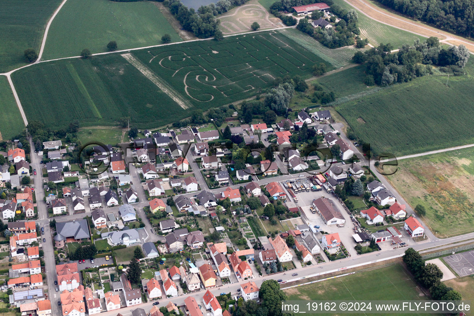 Leimersheim dans le département Rhénanie-Palatinat, Allemagne depuis l'avion