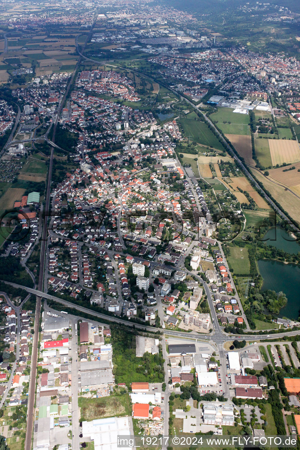 Vue aérienne de Du sud à le quartier Sankt Ilgen in Leimen dans le département Bade-Wurtemberg, Allemagne