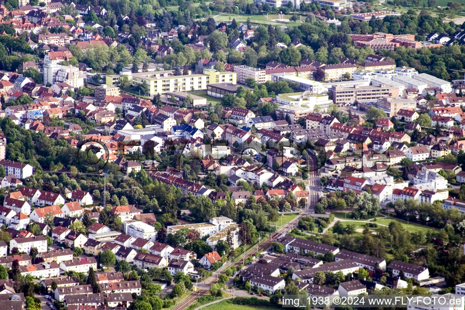 Ettlingen dans le département Bade-Wurtemberg, Allemagne du point de vue du drone