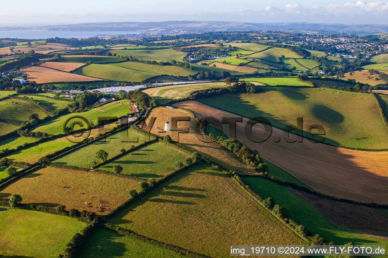 Vue aérienne de Notre appartement de vacances - dans l'endroit le plus venteux de la région à Kingskerswell dans le département Angleterre, Grande Bretagne