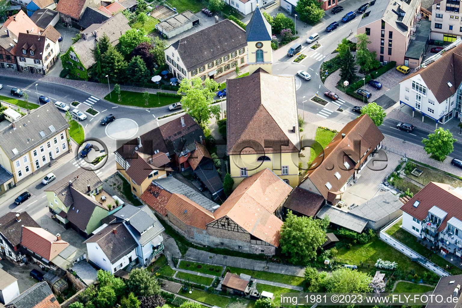 Quartier Langensteinbach in Karlsbad dans le département Bade-Wurtemberg, Allemagne vu d'un drone