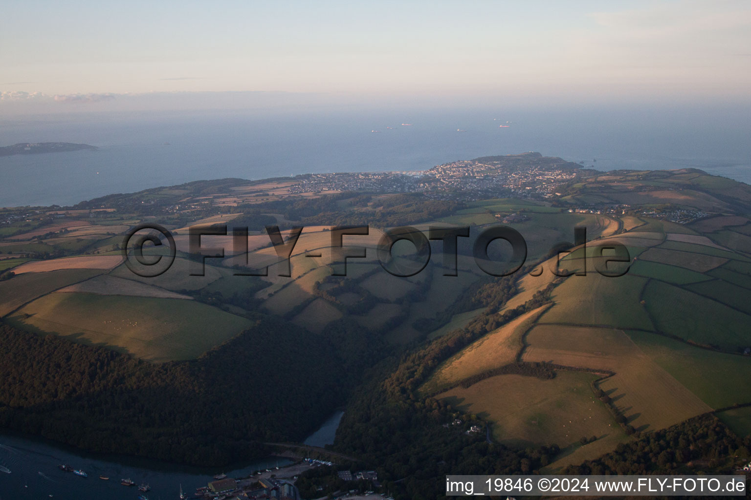 Vue aérienne de Dartmouth dans le département Angleterre, Grande Bretagne