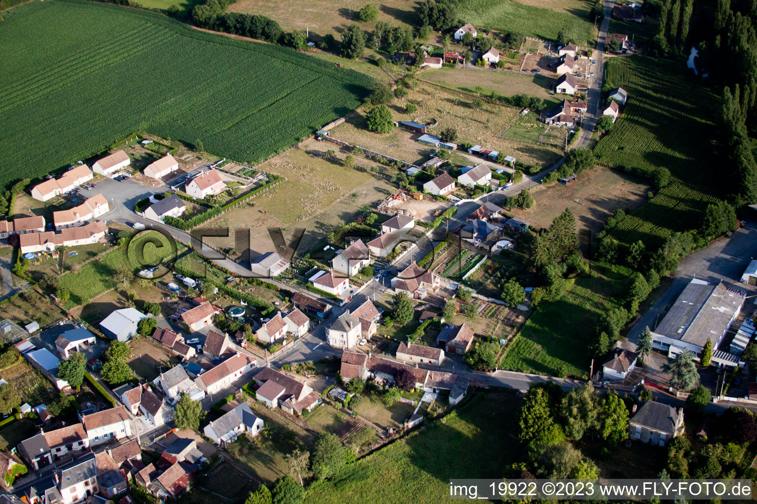 Photographie aérienne de Semur-en-Vallon dans le département Sarthe, France