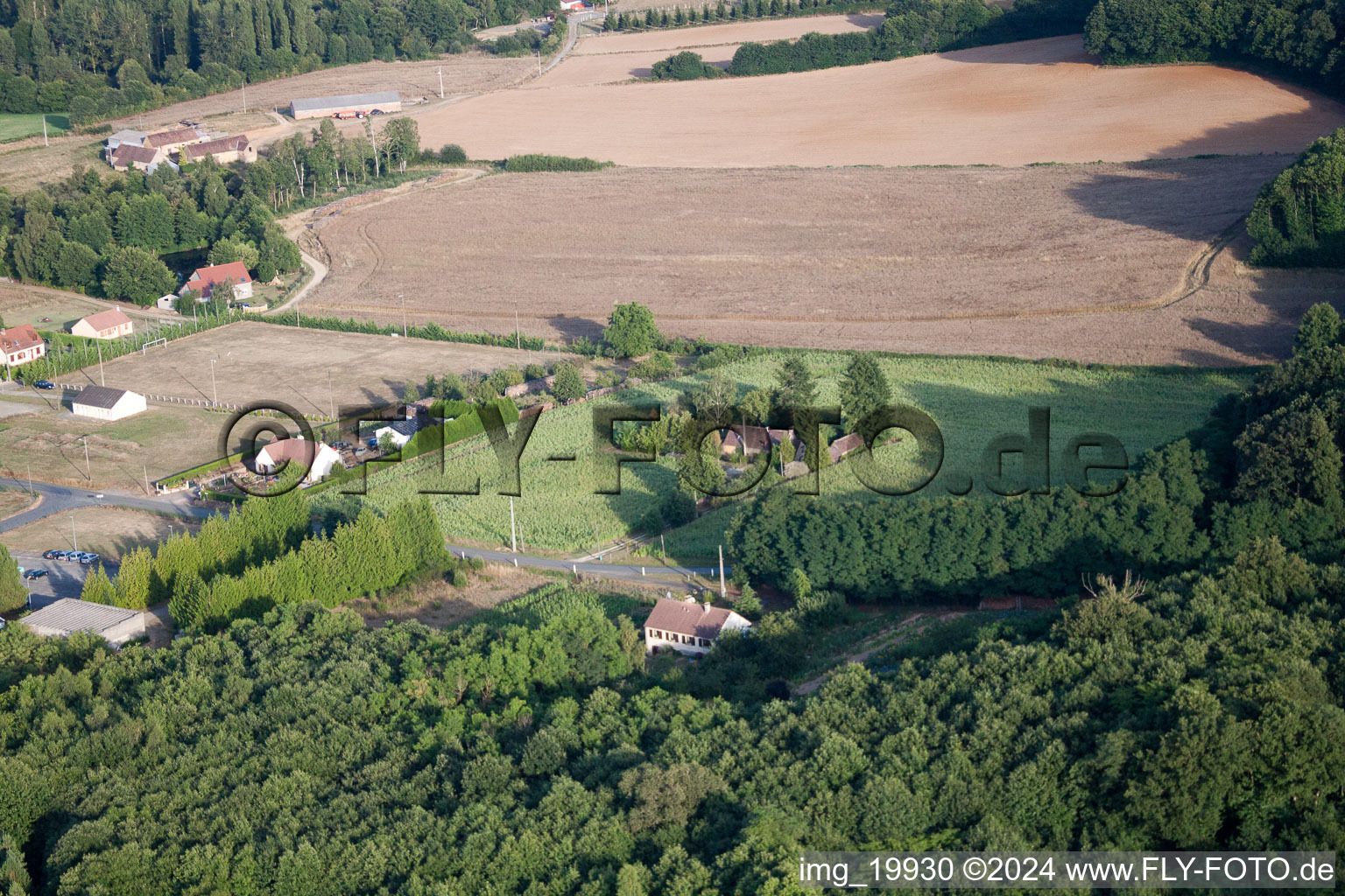 Vue d'oiseau de Dollon dans le département Sarthe, France