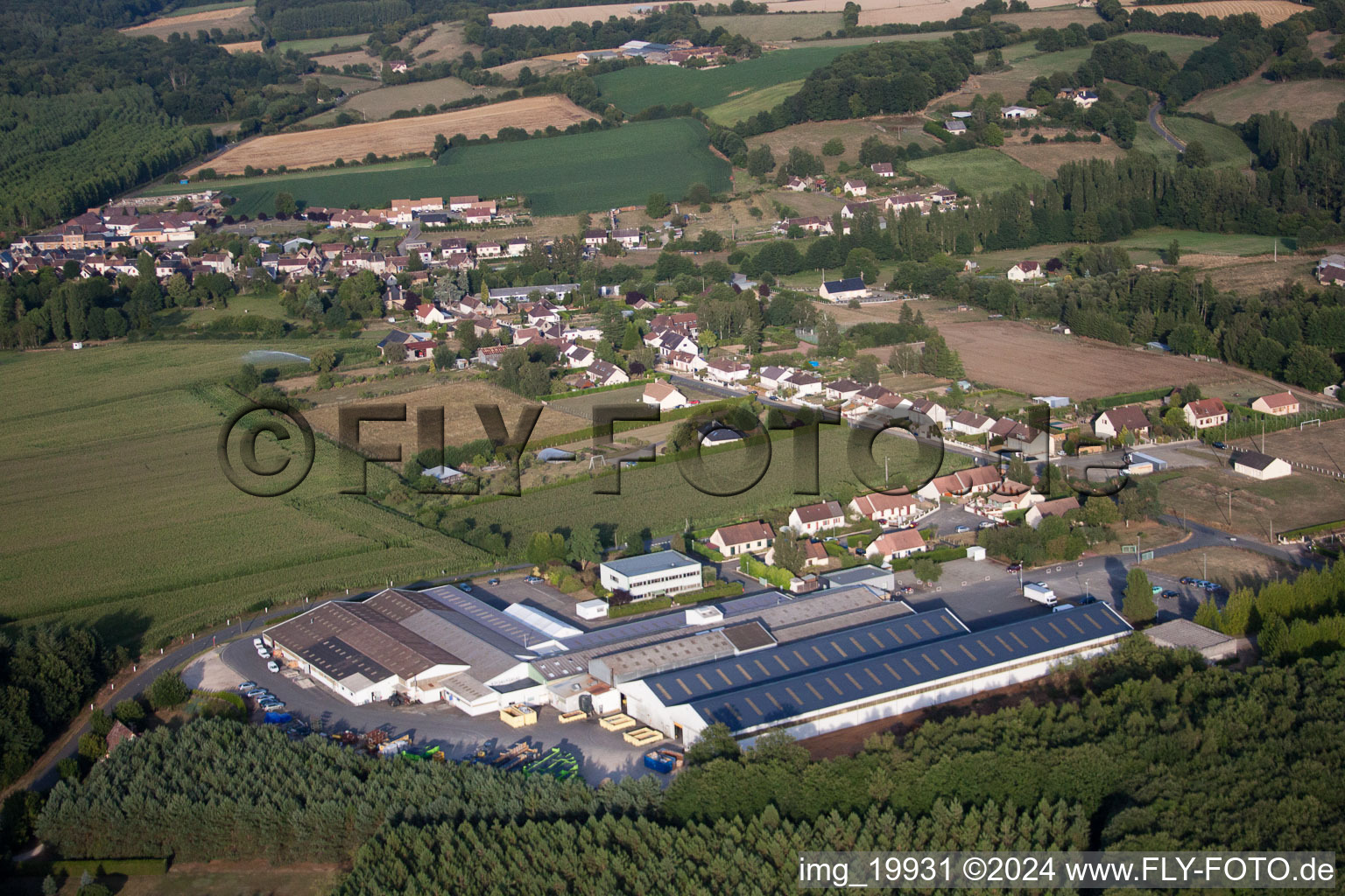 Métaseval à Semur-en-Vallon dans le département Sarthe, France hors des airs