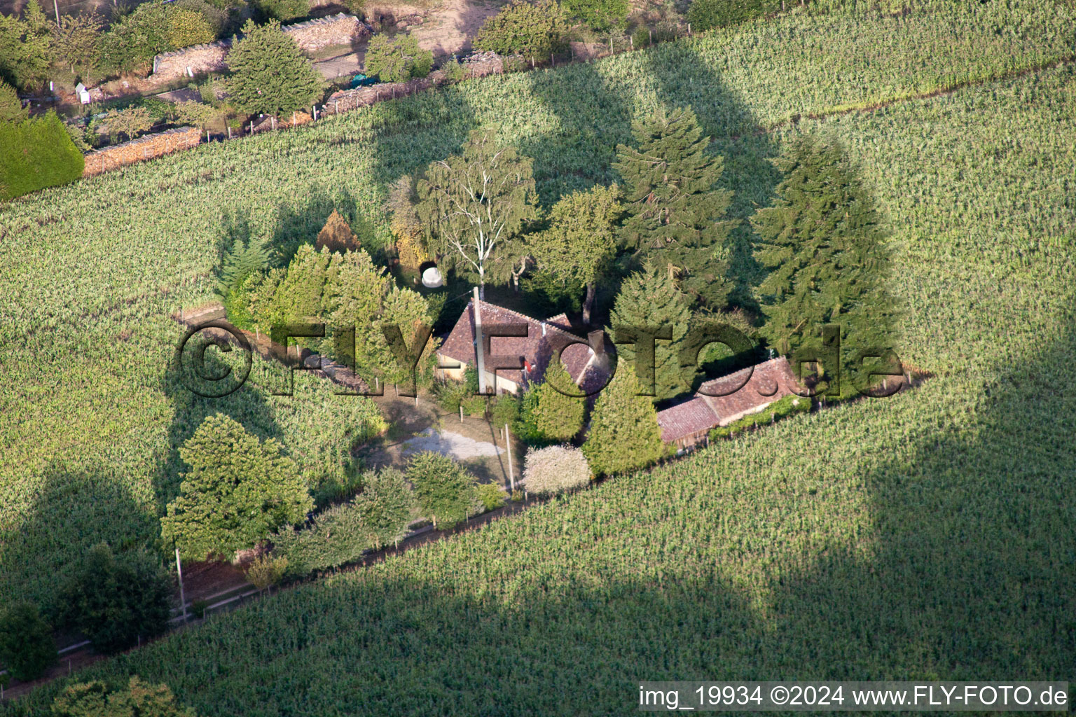 Semur-en-Vallon dans le département Sarthe, France hors des airs