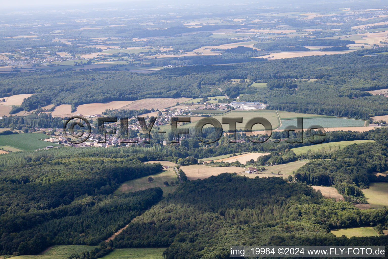 Vue oblique de Lavaré dans le département Sarthe, France