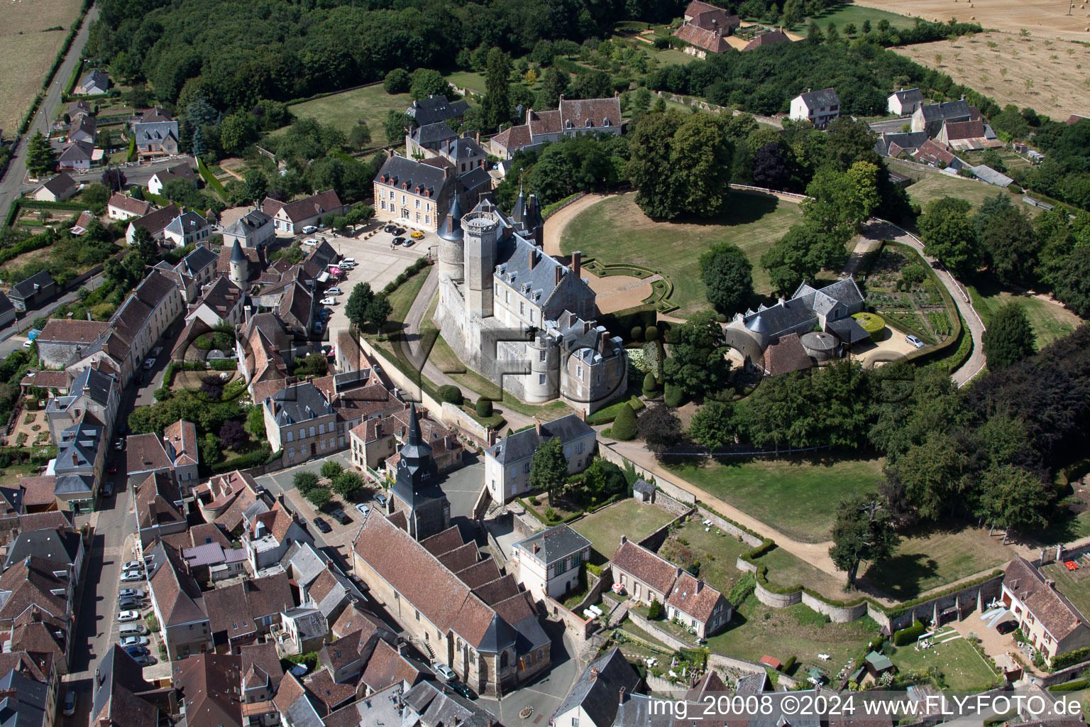 Vue aérienne de Complexe du château à Montmirail dans le département Sarthe, France