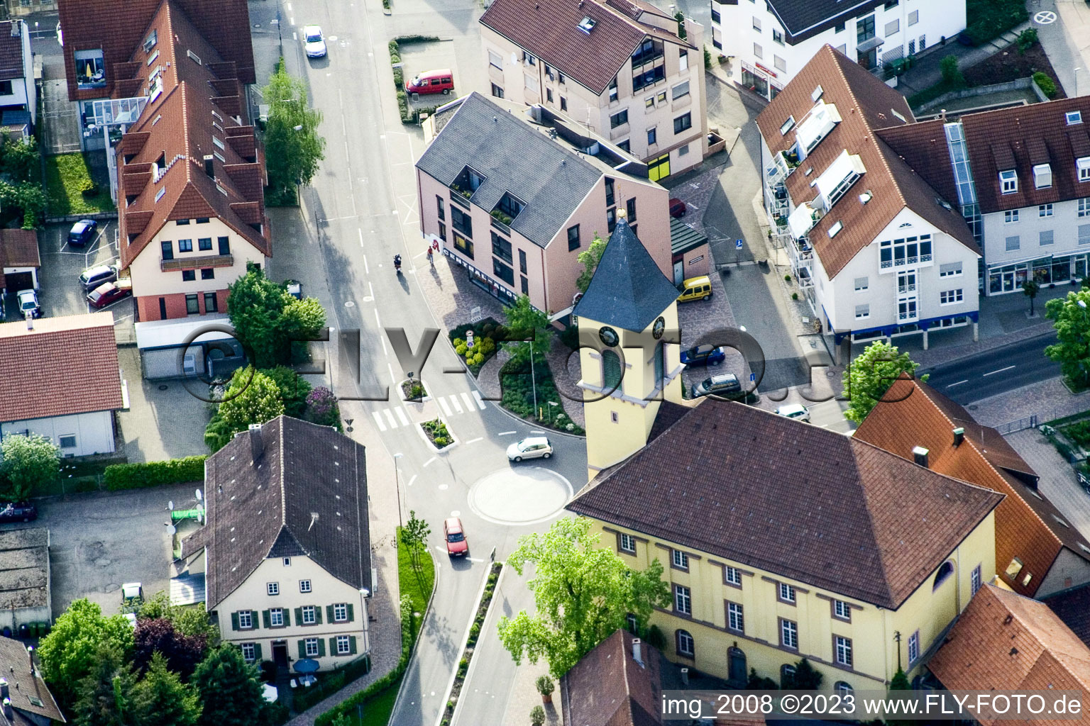 Vue aérienne de Pharmacie Centrale à le quartier Langensteinbach in Karlsbad dans le département Bade-Wurtemberg, Allemagne