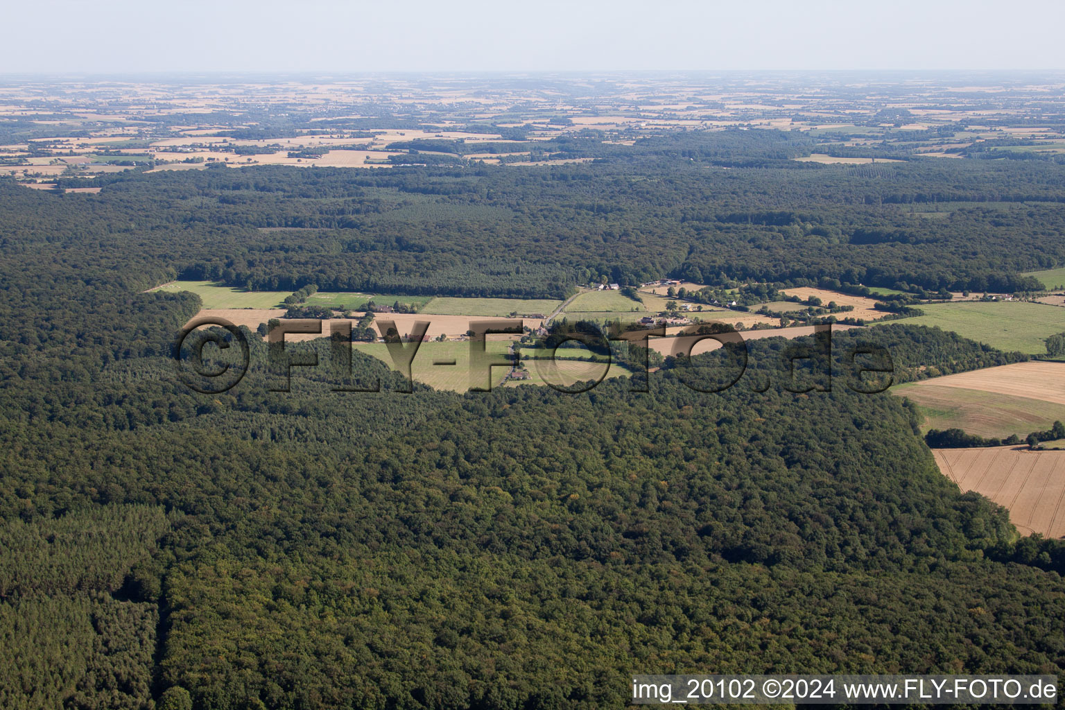 Lavaré dans le département Sarthe, France vue du ciel