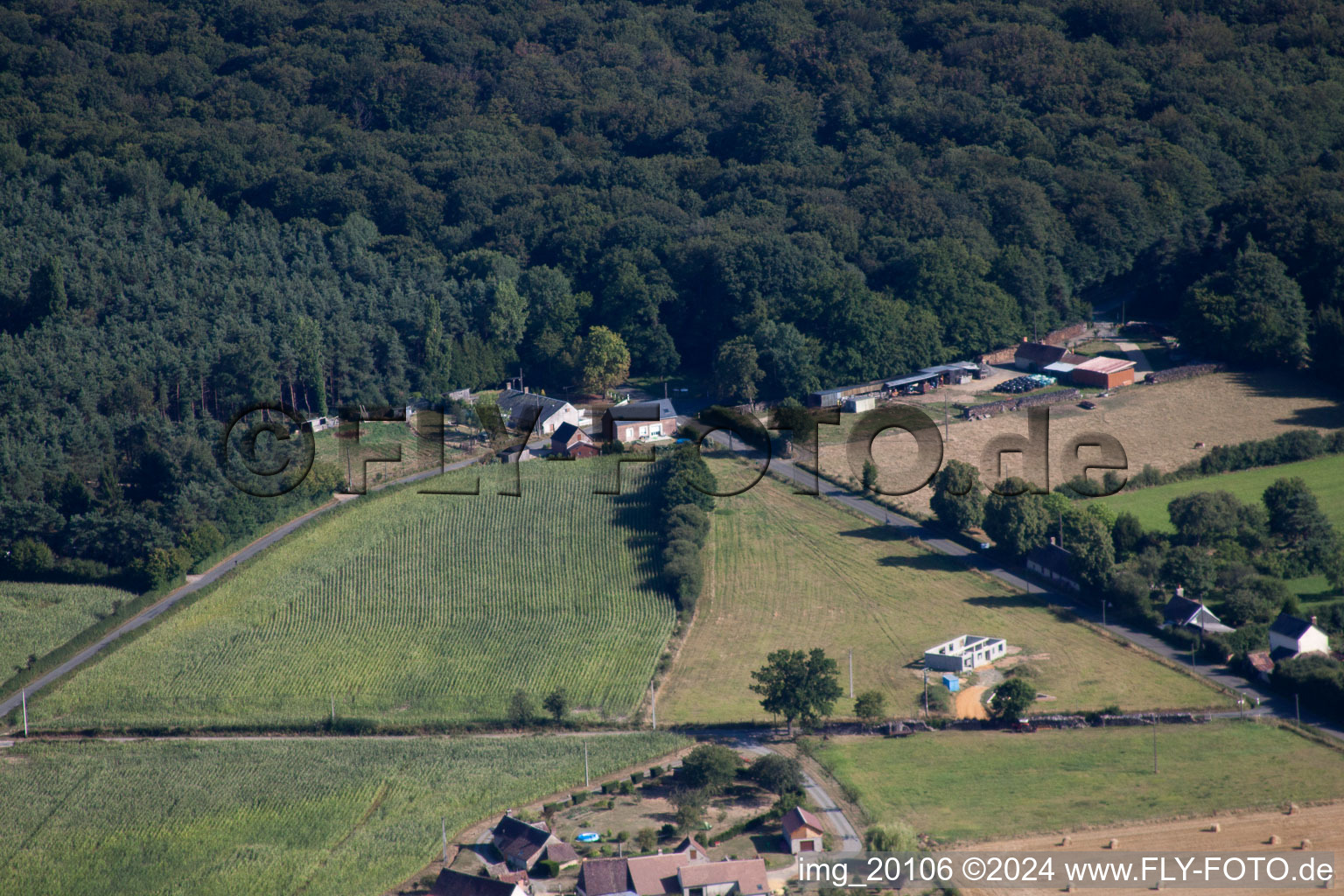 Semur-en-Vallon dans le département Sarthe, France vue du ciel