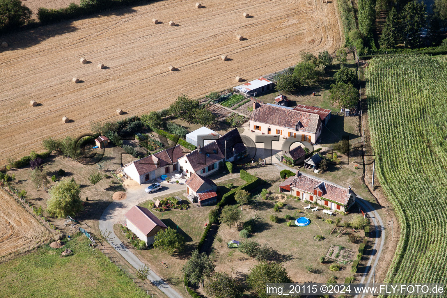 Photographie aérienne de Semur-en-Vallon dans le département Sarthe, France