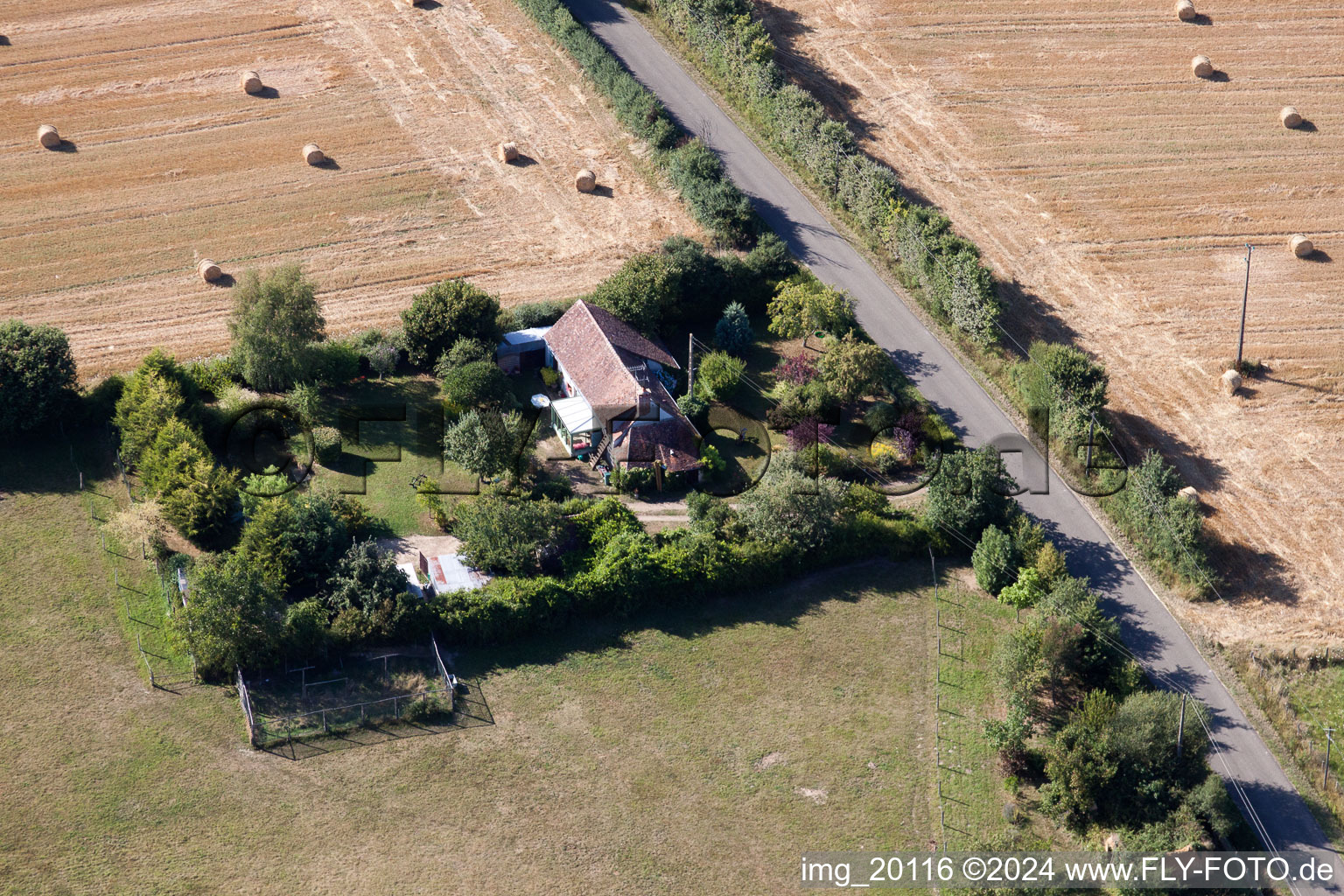 Vue oblique de Semur-en-Vallon dans le département Sarthe, France