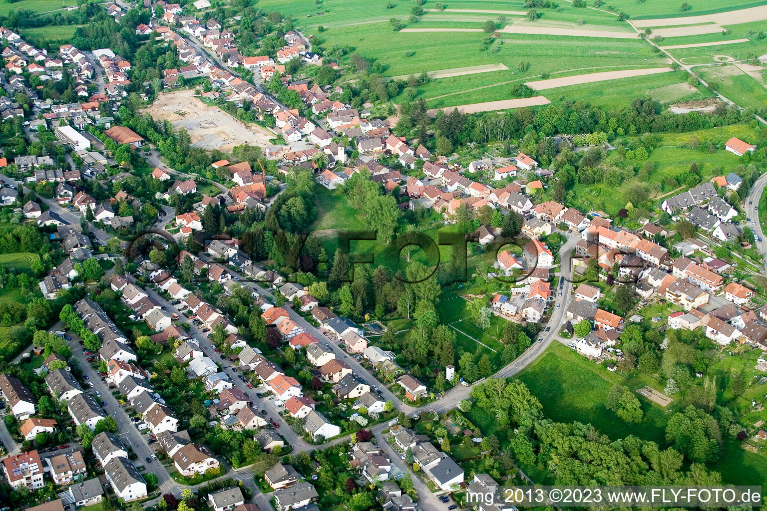 Vue aérienne de Quartier Auerbach in Karlsbad dans le département Bade-Wurtemberg, Allemagne