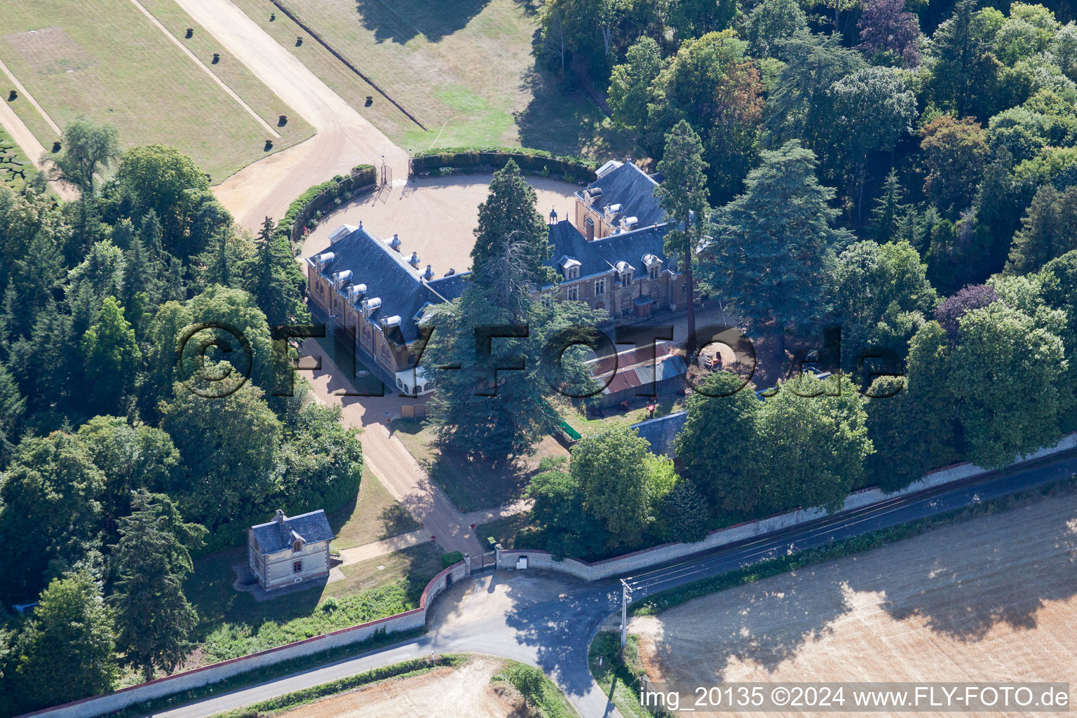 Vue d'oiseau de Le Domaine de la Pierre à Coudrecieux dans le département Sarthe, France