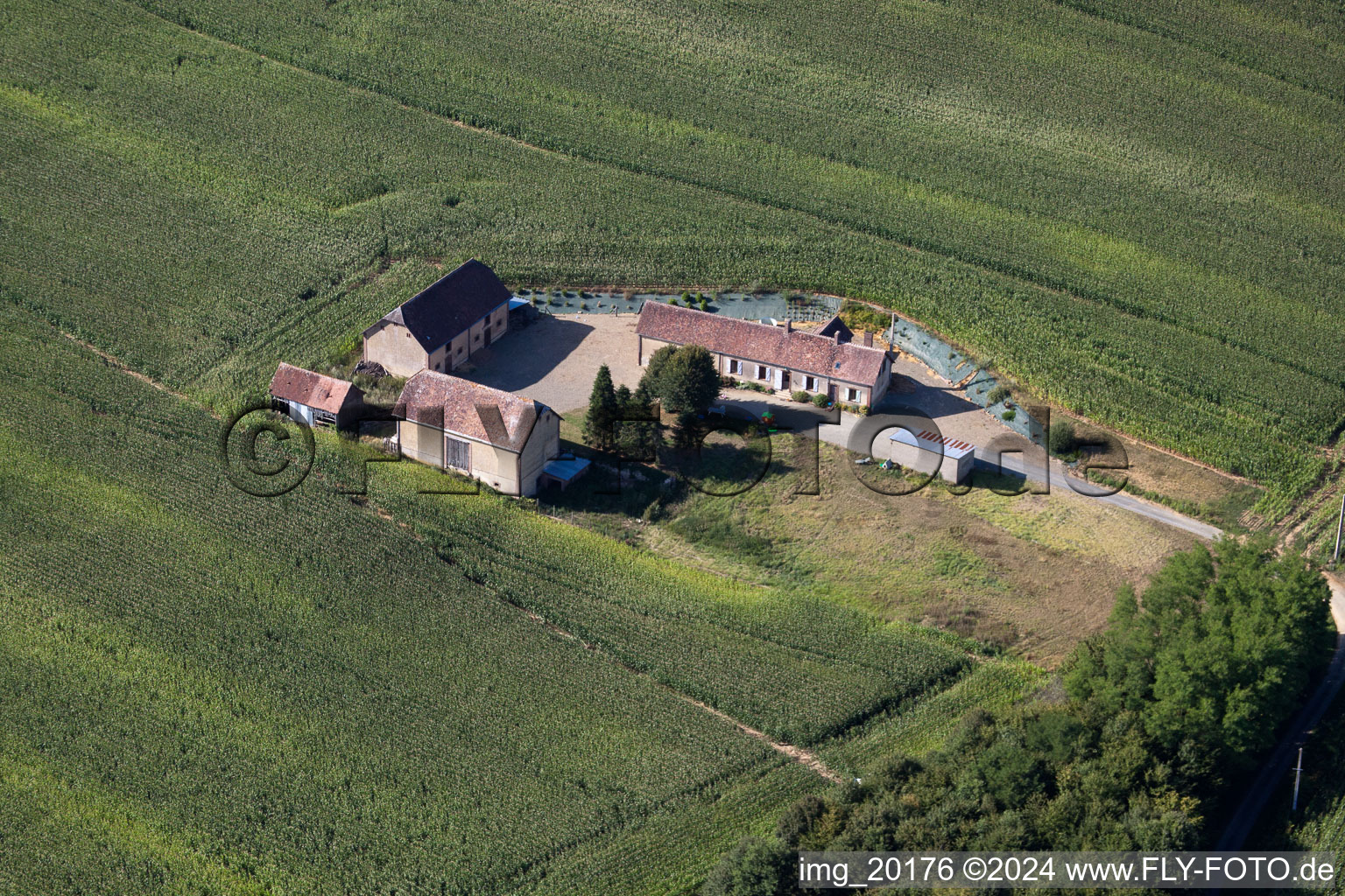 Image drone de Coudrecieux dans le département Sarthe, France