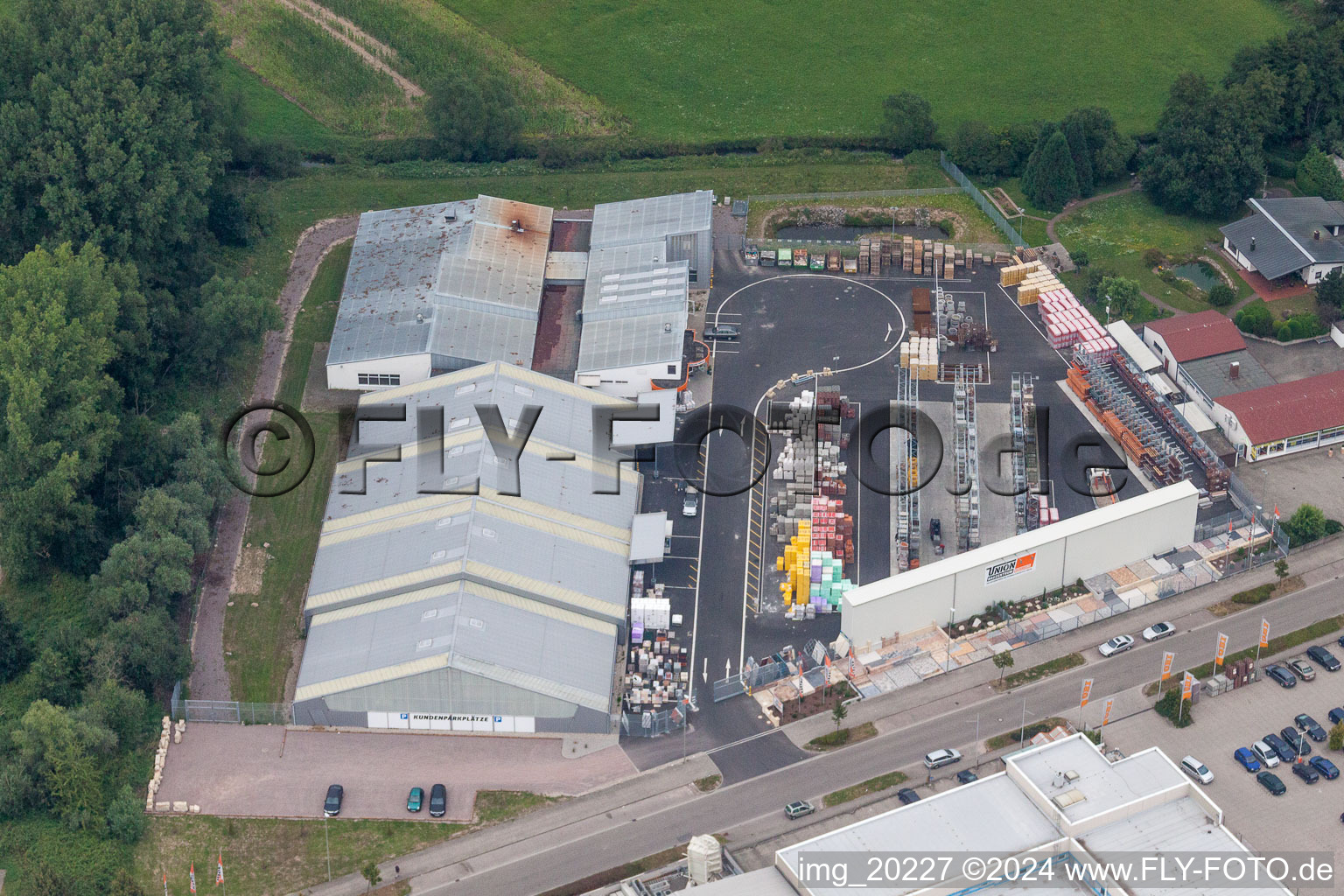 Vue aérienne de UNION Bauzentrum Hornbach Kandel quincaillerie dans la zone industrielle de Horst à le quartier Minderslachen in Kandel dans le département Rhénanie-Palatinat, Allemagne