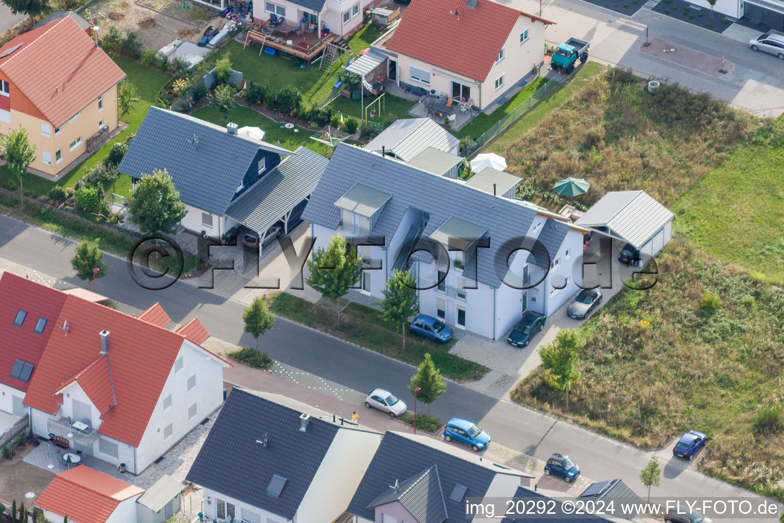 Vue d'oiseau de Rheinzabern dans le département Rhénanie-Palatinat, Allemagne