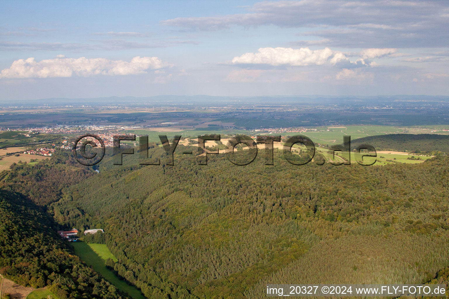 Vue d'oiseau de Tiefenthal dans le département Rhénanie-Palatinat, Allemagne