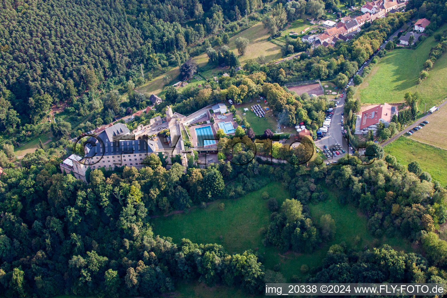 Vue aérienne de Altleiningen dans le département Rhénanie-Palatinat, Allemagne