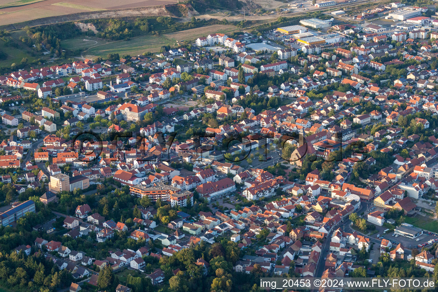 Eisenberg dans le département Rhénanie-Palatinat, Allemagne depuis l'avion