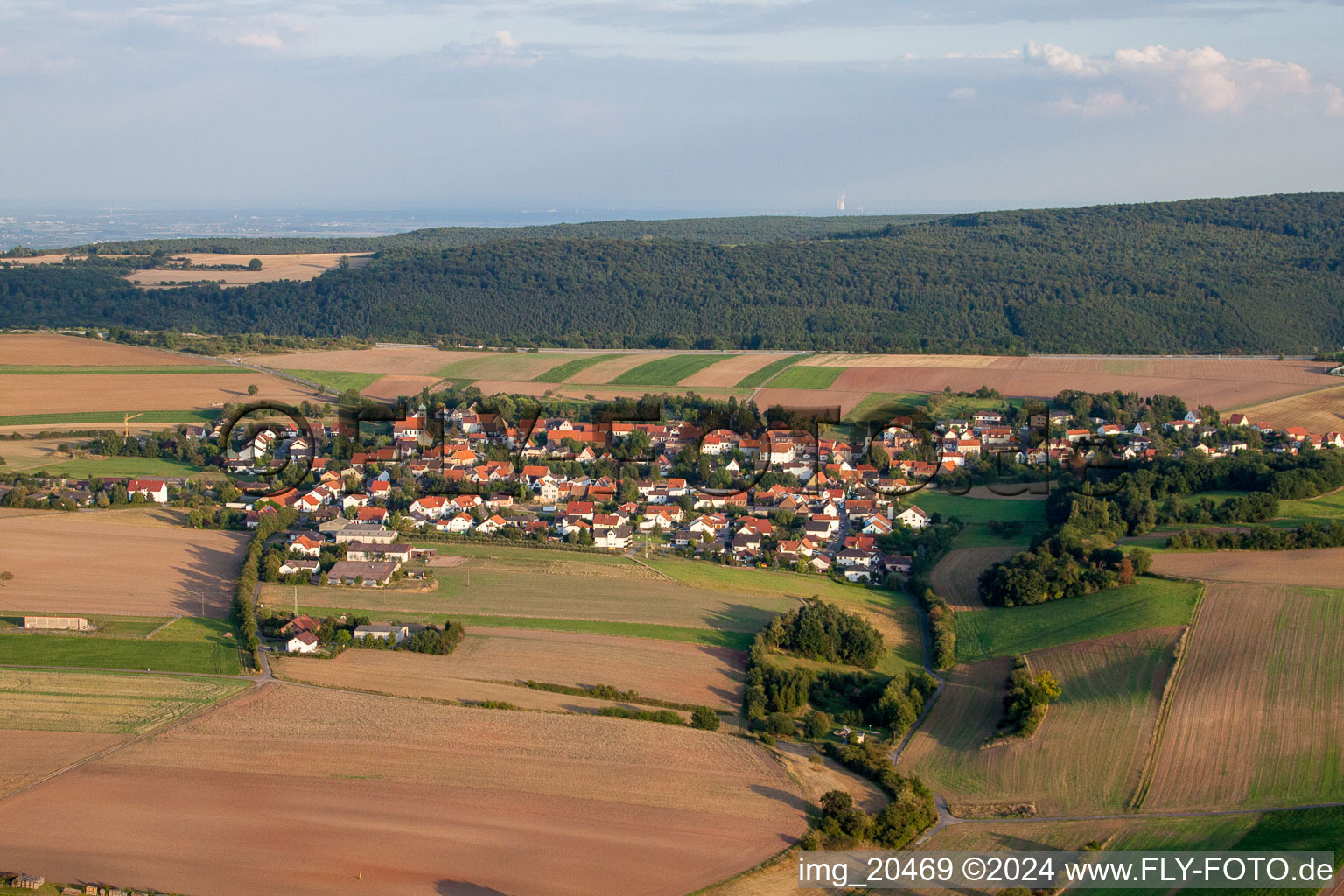 Tiefenthal dans le département Rhénanie-Palatinat, Allemagne d'un drone