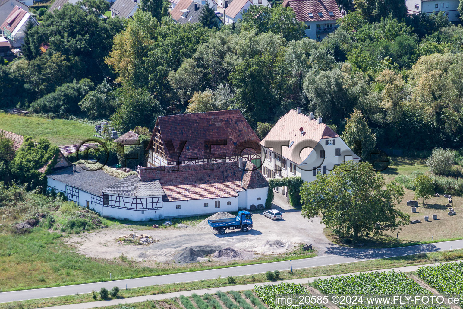 Rheinzabern dans le département Rhénanie-Palatinat, Allemagne vu d'un drone