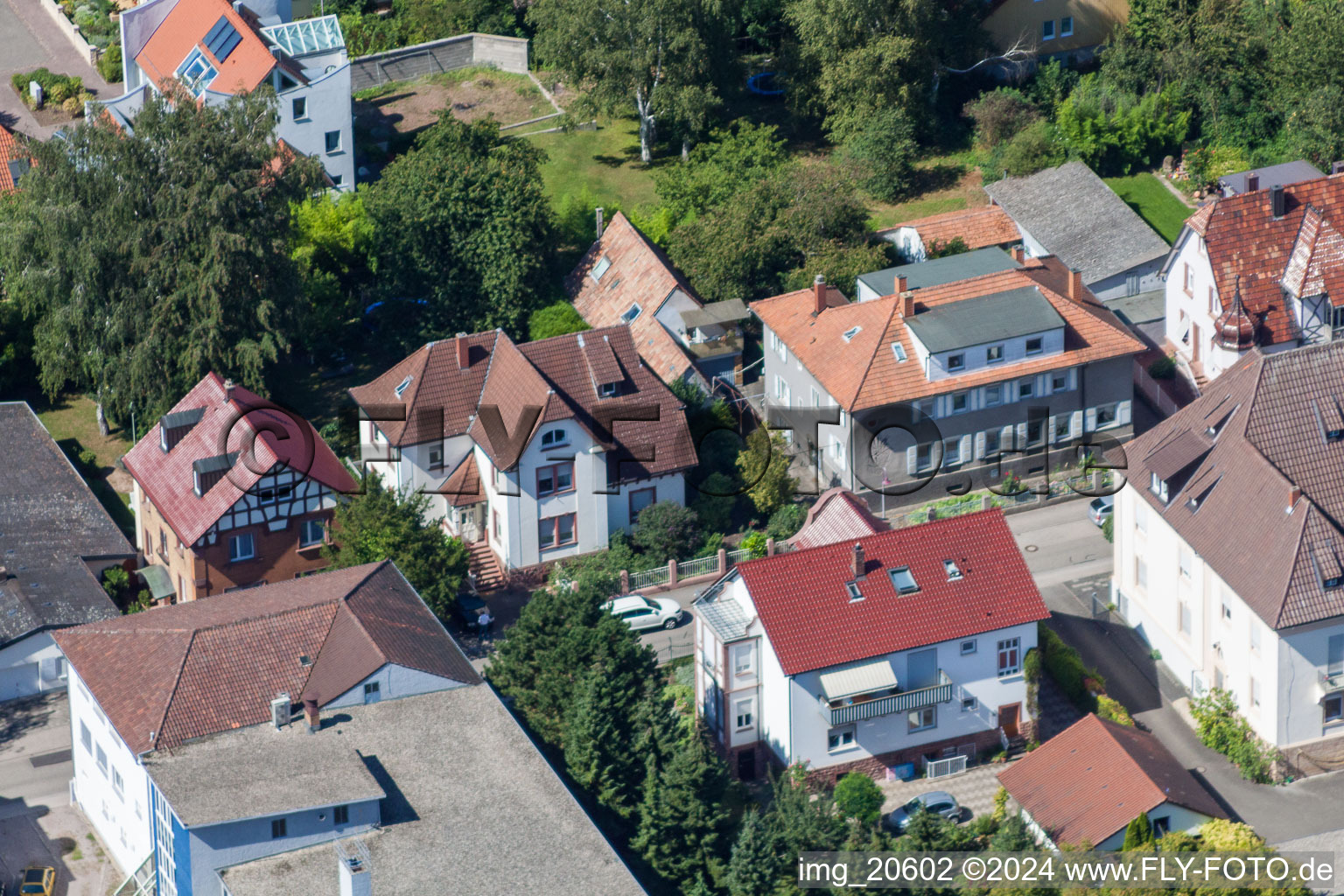 Vue oblique de Bismarckstr à Kandel dans le département Rhénanie-Palatinat, Allemagne