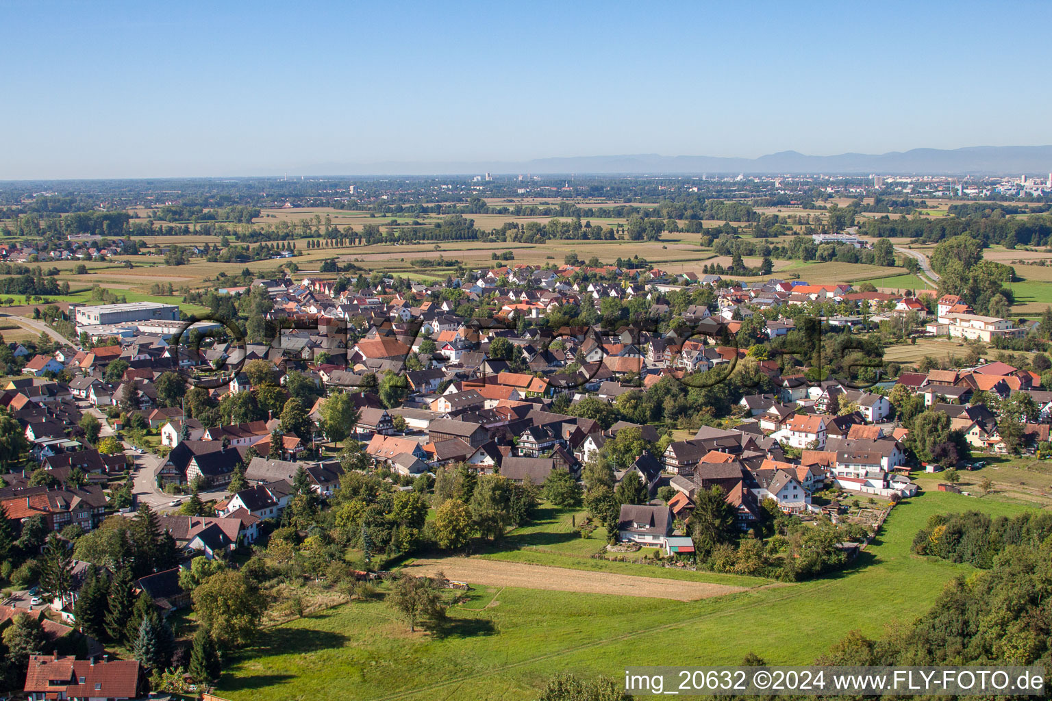 Vue aérienne de Vue sur le village à le quartier Bodersweier in Kehl dans le département Bade-Wurtemberg, Allemagne