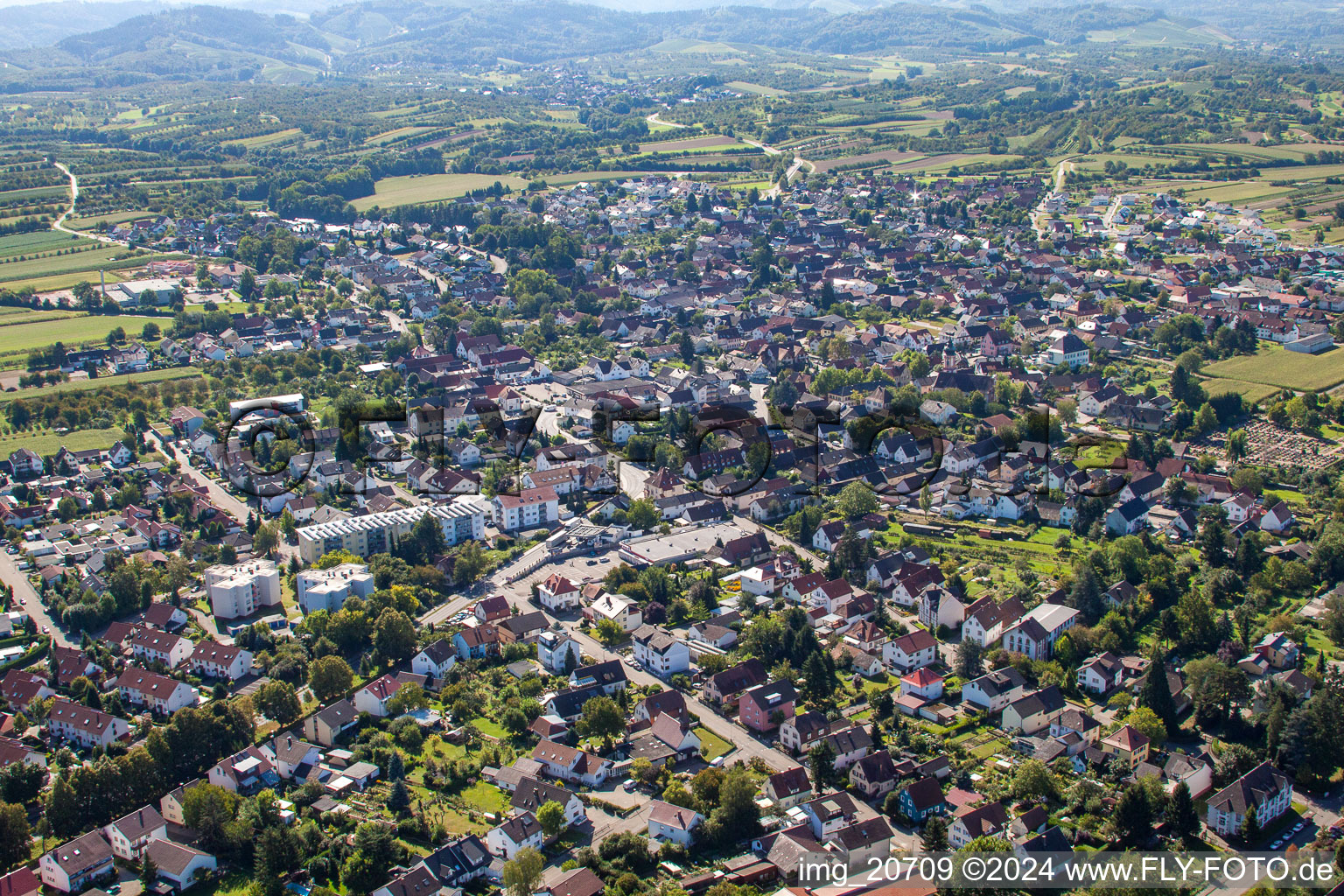 Vue aérienne de Vue des rues et des maisons des quartiers résidentiels à Appenweier dans le département Bade-Wurtemberg, Allemagne