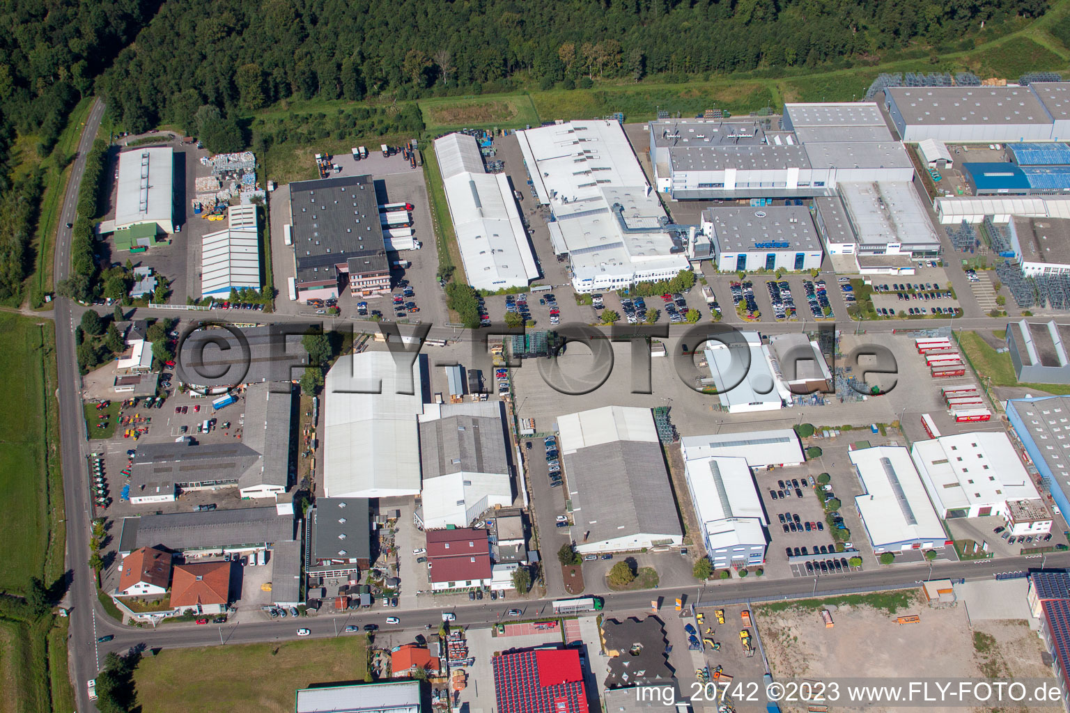 Zone industrielle à Appenweier dans le département Bade-Wurtemberg, Allemagne depuis l'avion