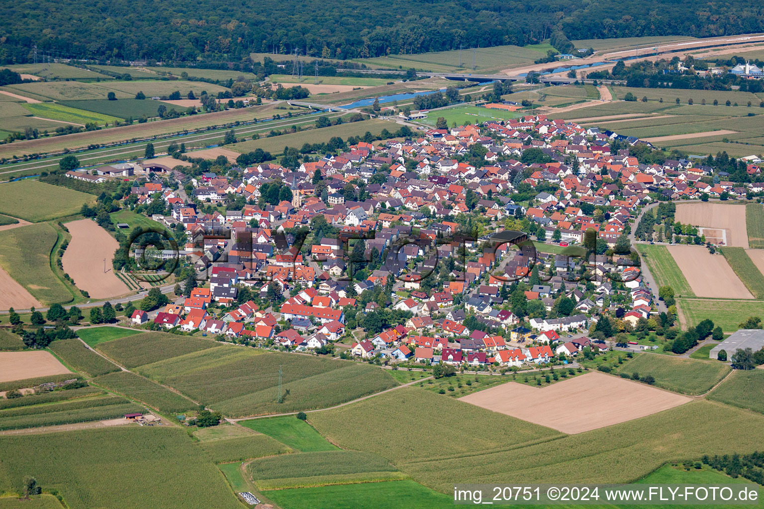 Vue aérienne de Vue sur le village à le quartier Griesheim in Offenburg dans le département Bade-Wurtemberg, Allemagne