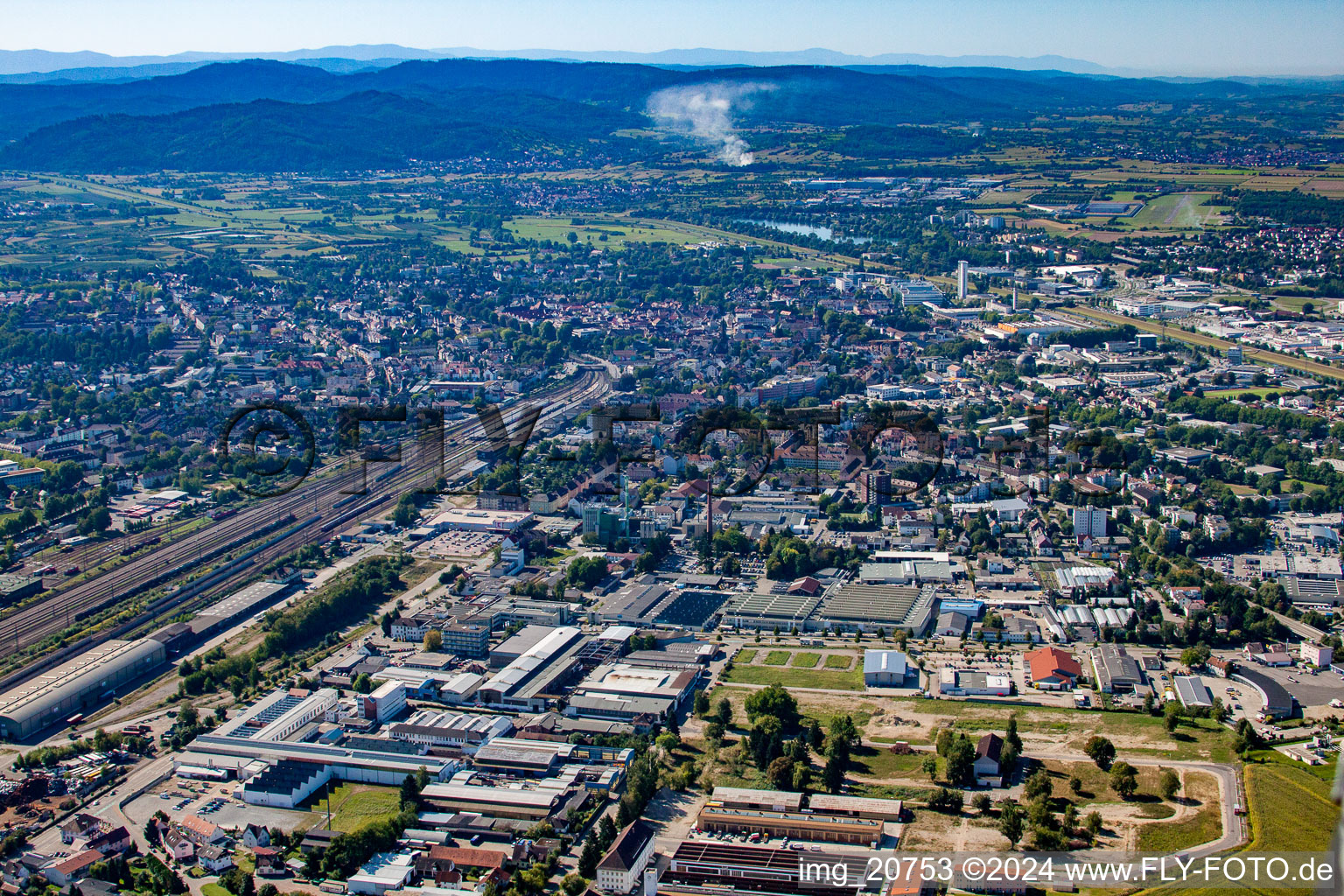 Vue aérienne de Gare de fret à le quartier Bohlsbach in Offenburg dans le département Bade-Wurtemberg, Allemagne