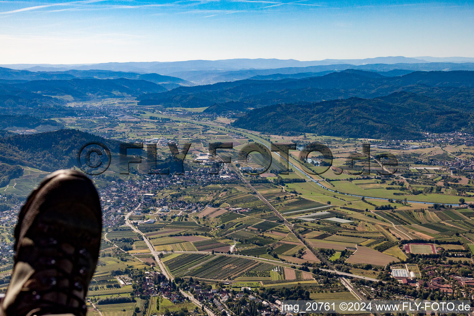 Vue aérienne de Kinzigtal à Ortenberg dans le département Bade-Wurtemberg, Allemagne