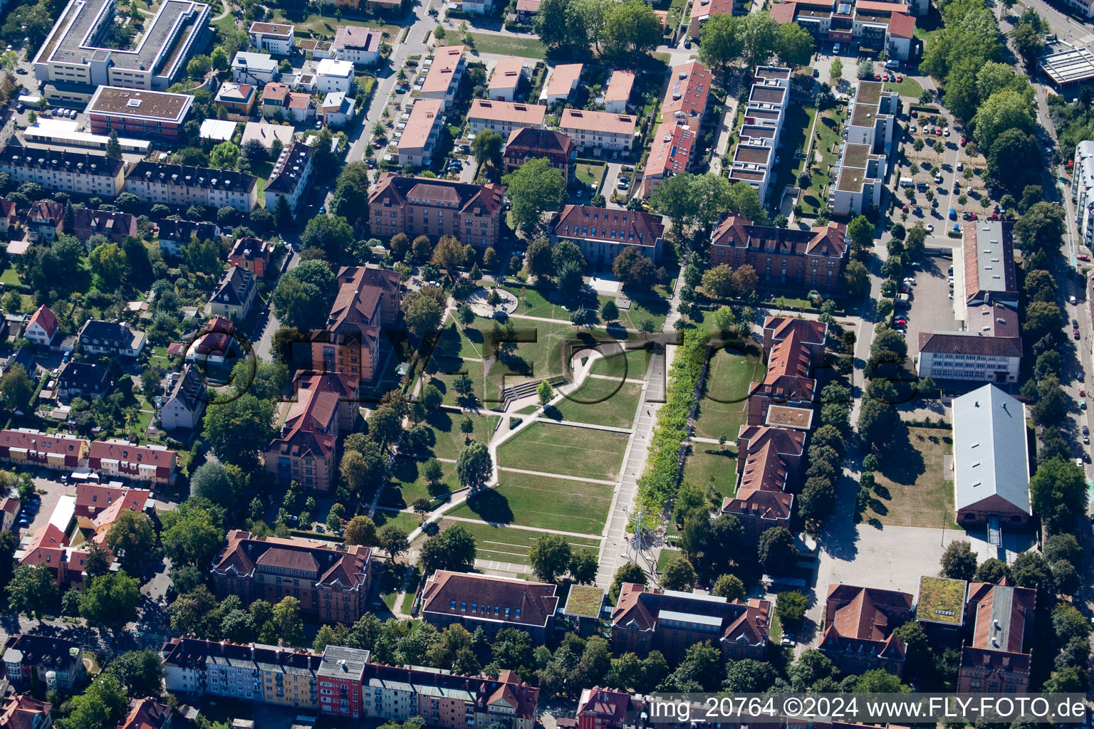 Vue aérienne de Aire de parc des Amis de la Constitution à Offenburg dans le département Bade-Wurtemberg, Allemagne