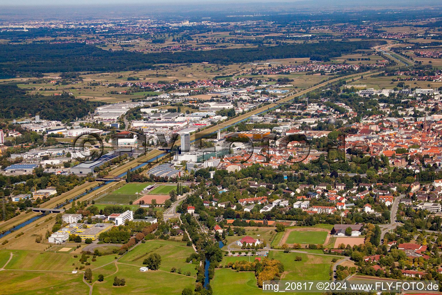 Vue aérienne de Du sud-est à Offenburg dans le département Bade-Wurtemberg, Allemagne