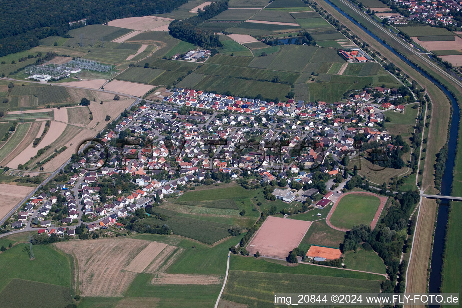 Vue aérienne de Sur la Kinzig à le quartier Weier in Offenburg dans le département Bade-Wurtemberg, Allemagne