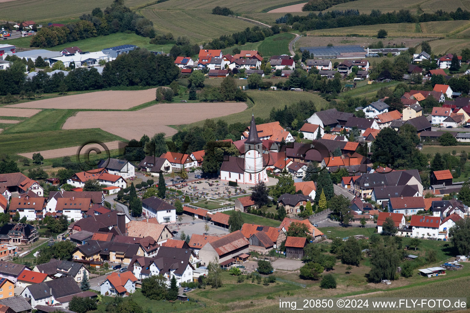 Vue aérienne de Du sud-est à le quartier Sand in Willstätt dans le département Bade-Wurtemberg, Allemagne