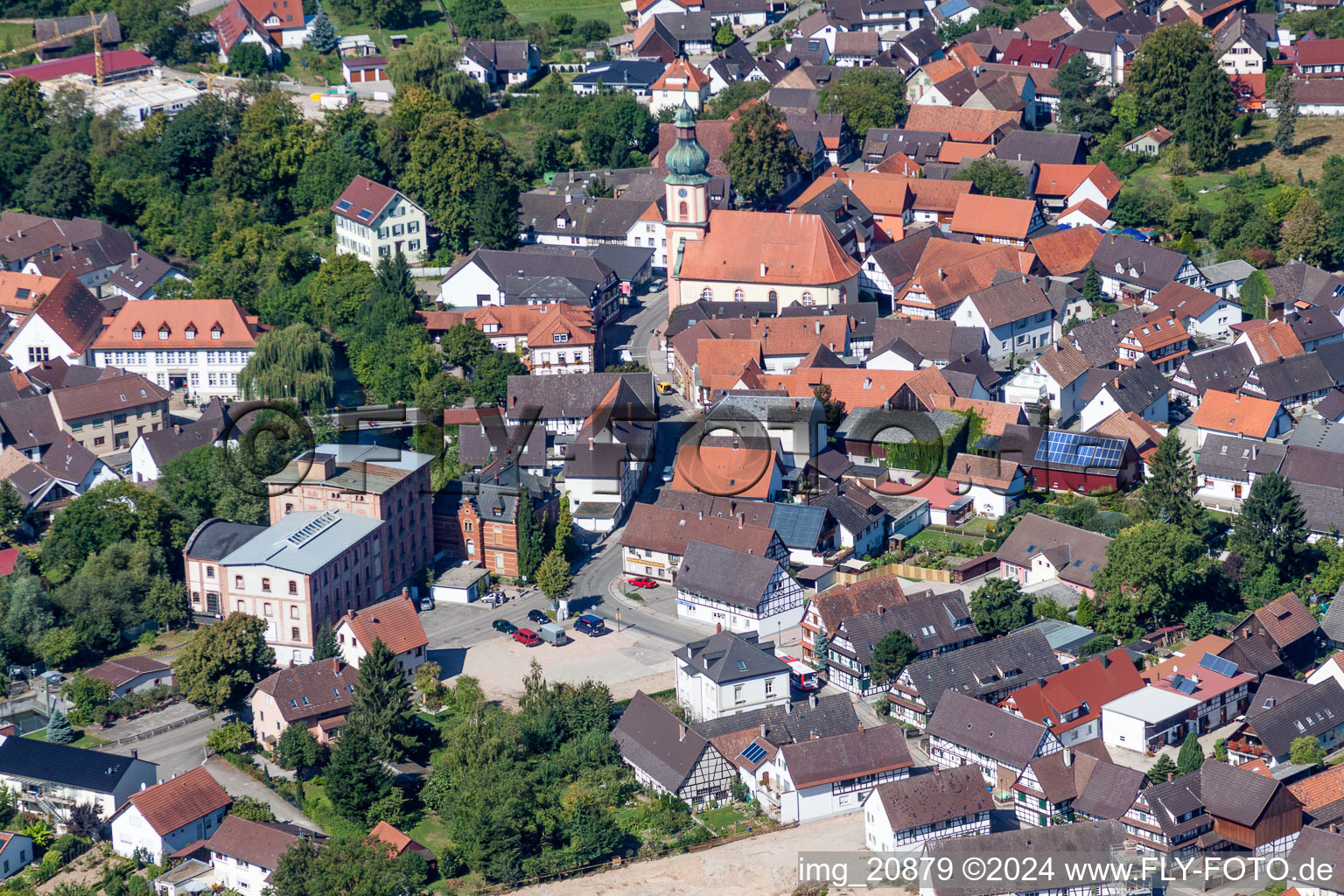 Vue aérienne de Mairie de l'administration communale Willstätt à Willstätt dans le département Bade-Wurtemberg, Allemagne