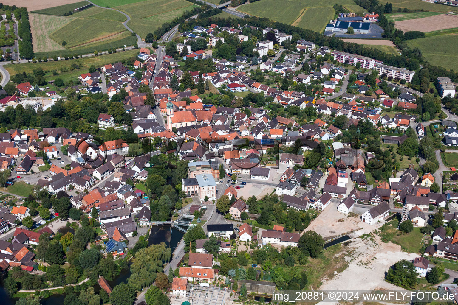 Vue aérienne de Vue des rues et des maisons des quartiers résidentiels à Willstätt dans le département Bade-Wurtemberg, Allemagne