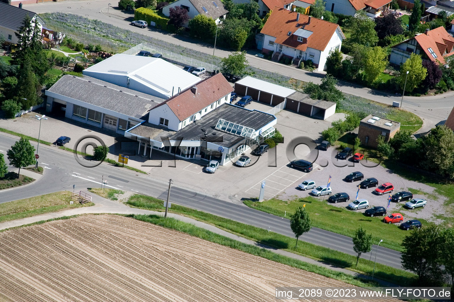 Vue aérienne de VW Kunisch à le quartier Minderslachen in Kandel dans le département Rhénanie-Palatinat, Allemagne