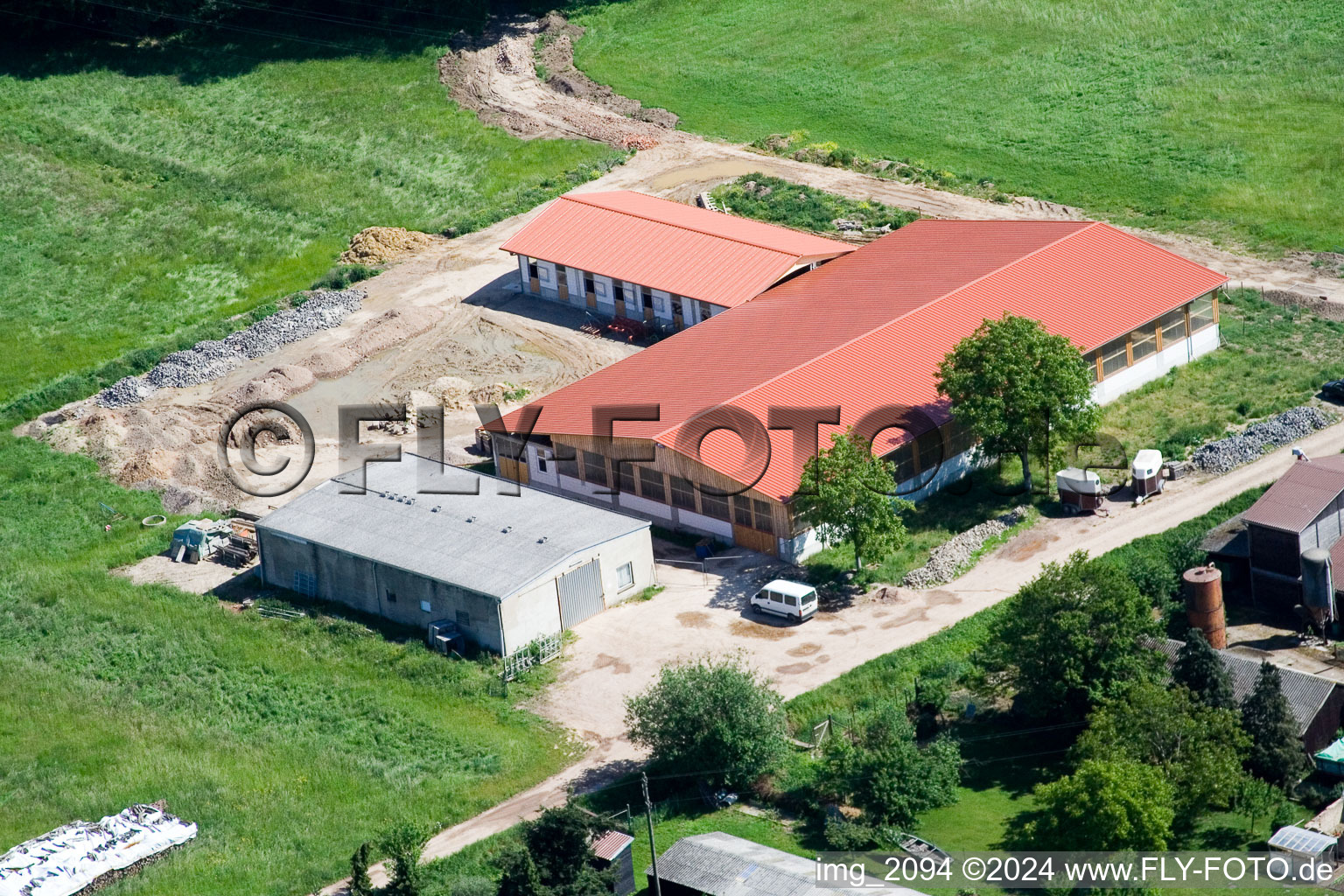 Vue aérienne de Ferme équestre à le quartier Minderslachen in Kandel dans le département Rhénanie-Palatinat, Allemagne