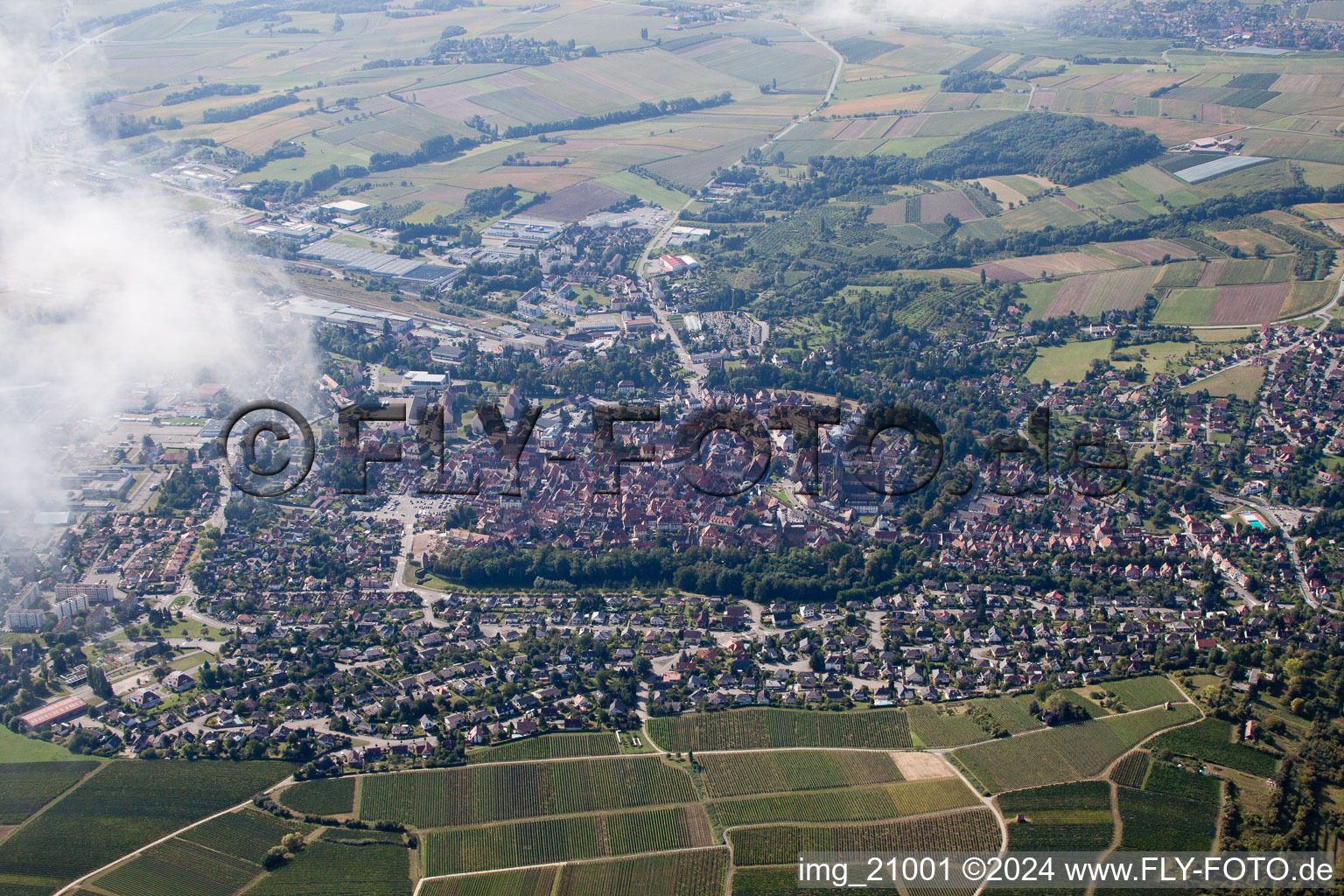 Vue aérienne de Du nord à Wissembourg dans le département Bas Rhin, France