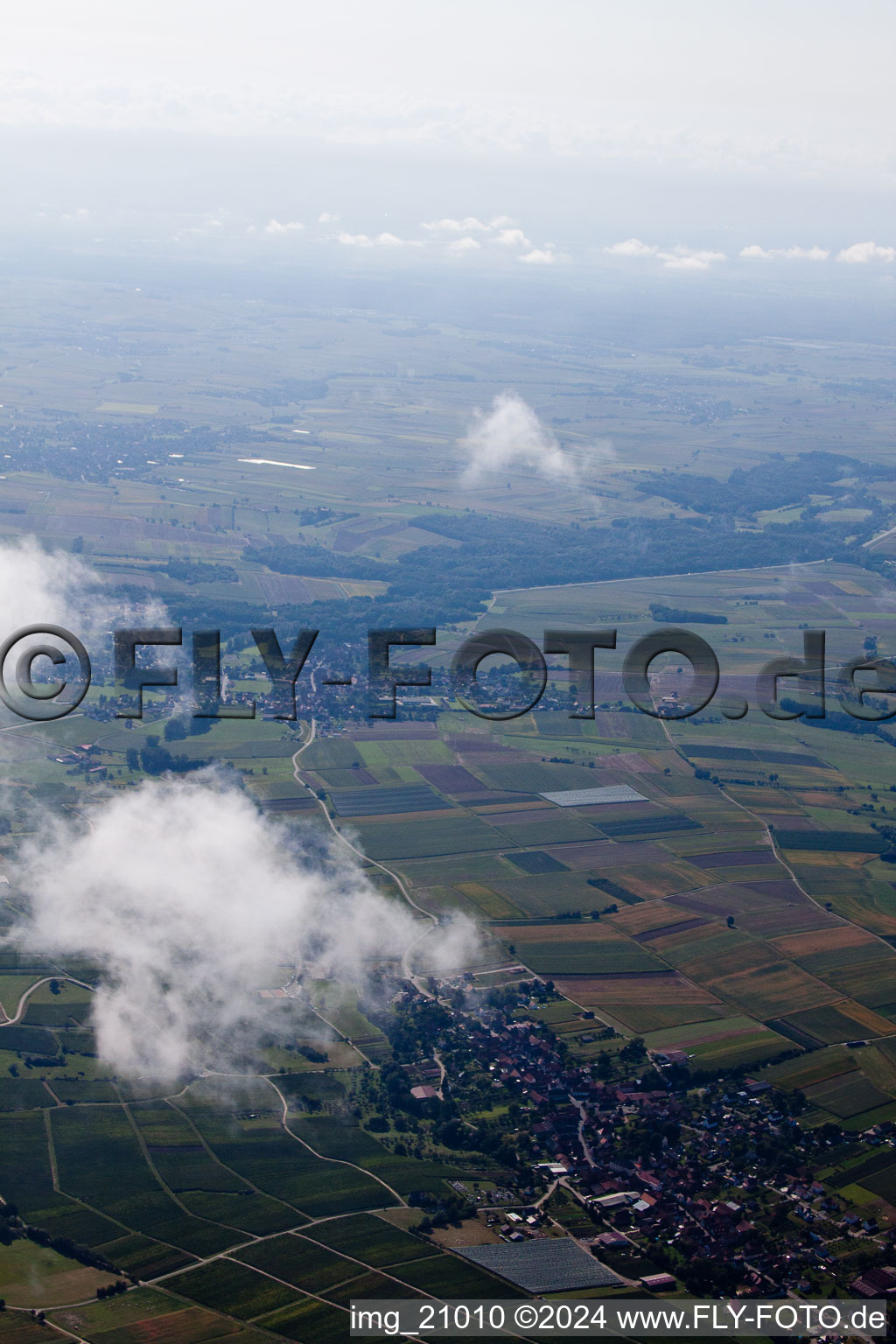 Vue aérienne de Steinseltz dans le département Bas Rhin, France