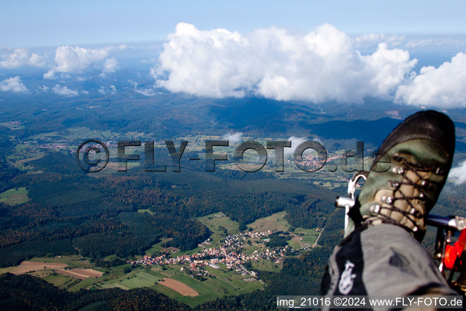 Vue aérienne de Et Lembach à Climbach dans le département Bas Rhin, France