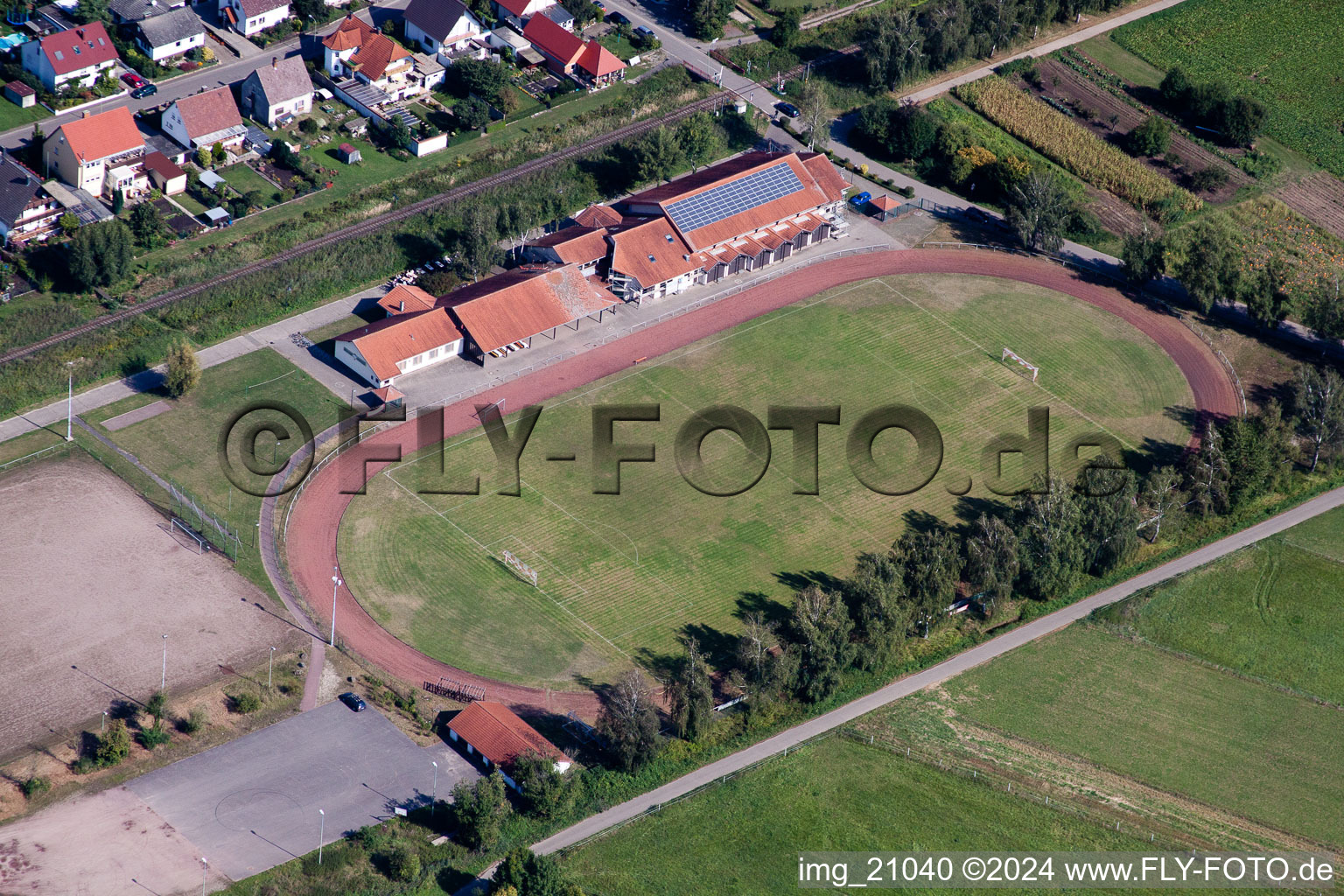 Vue aérienne de Terrain de football à Steinfeld dans le département Rhénanie-Palatinat, Allemagne